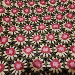 HANDMADE QUILT. 40" WIDE 60" LONG. BEAUTIFUL 😍